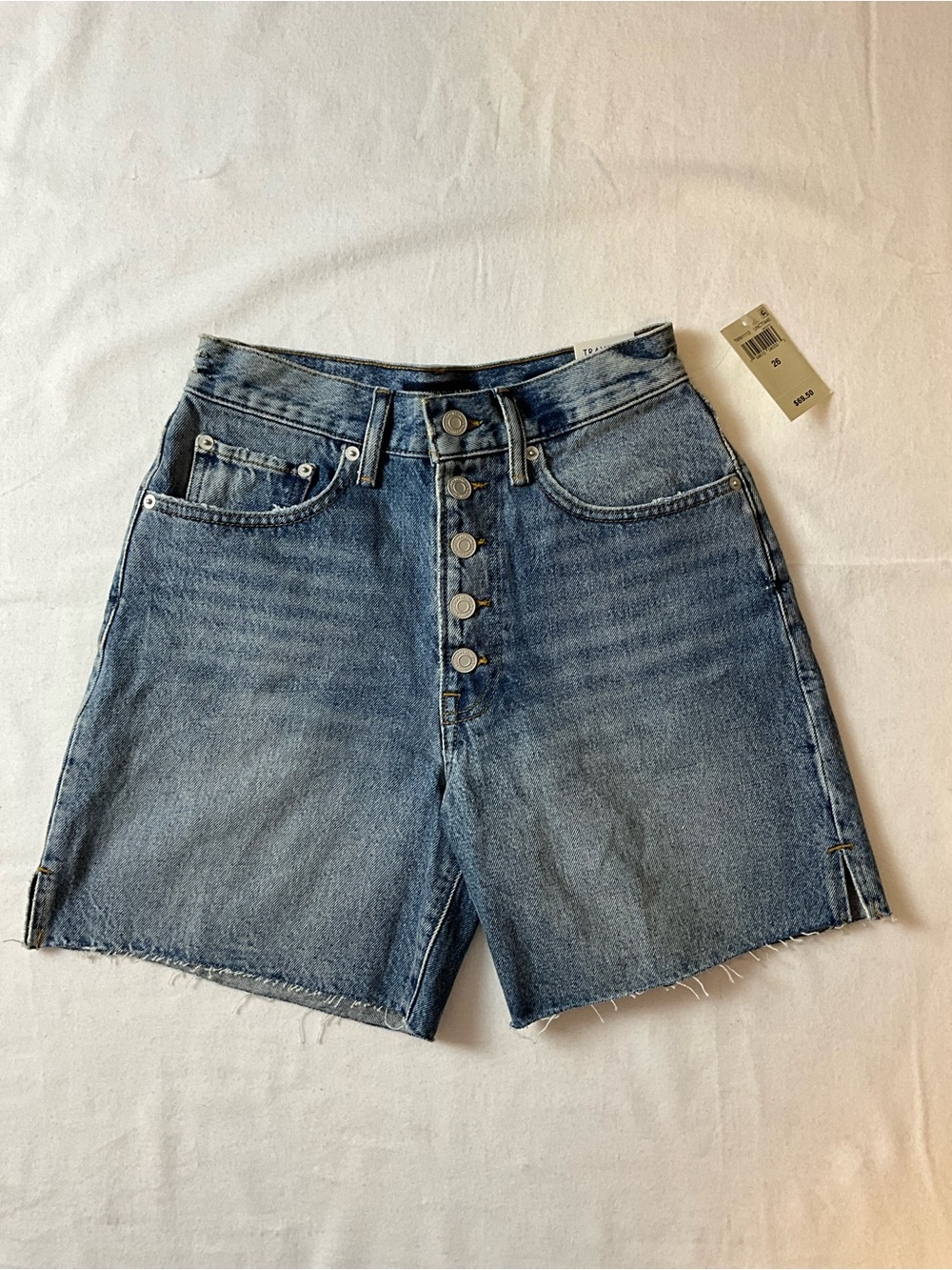 Lucky Brand Women’s Denim Traveler Short Size 2 / 26 NWT